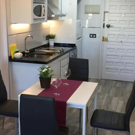 Apartment Benalbeach, Primera Linea *